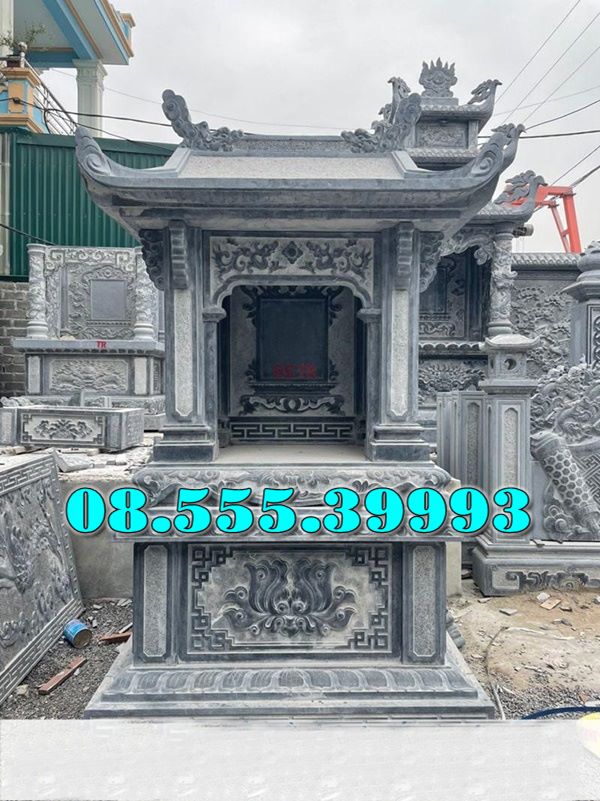 Bàn thờ đá ngoài trời