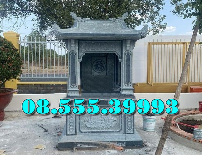 Bàn thờ đá ngoài trời