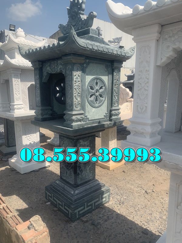 Bàn thờ đá ngoài trời