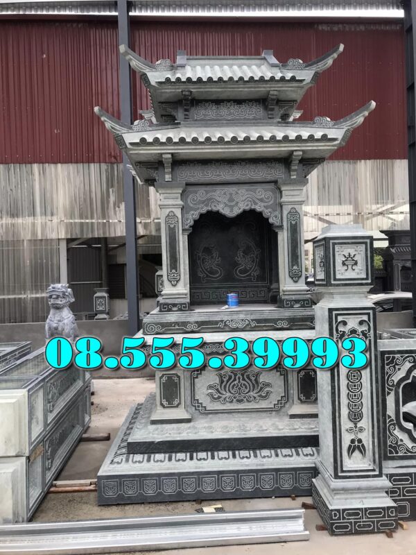 Bàn thờ đá ngoài trời