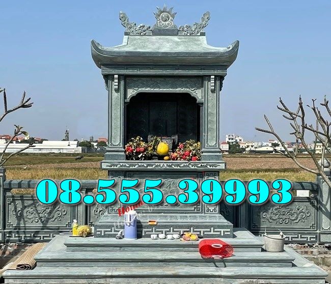 Bàn thờ đá ngoài trời