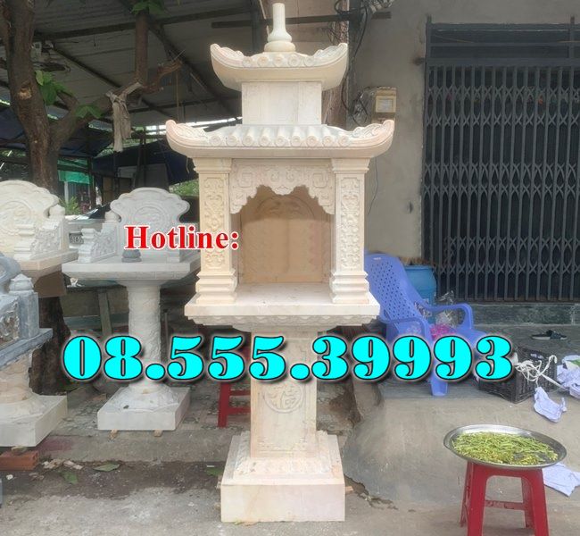 Bàn thờ đá ngoài trời