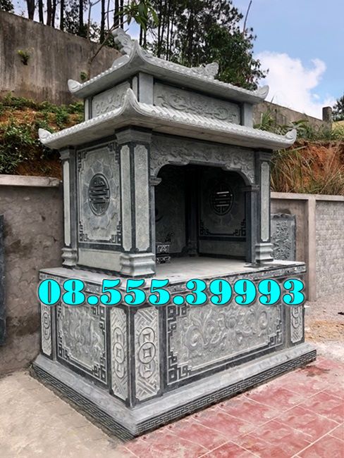 Bàn thờ đá ngoài trời