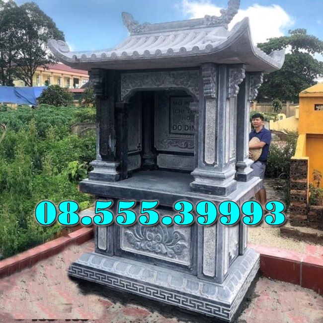 Bàn thờ đá ngoài trời