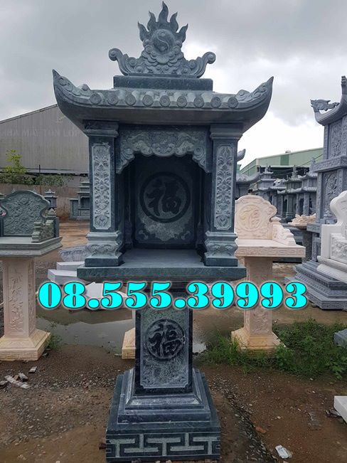 Bàn thờ đá ngoài trời