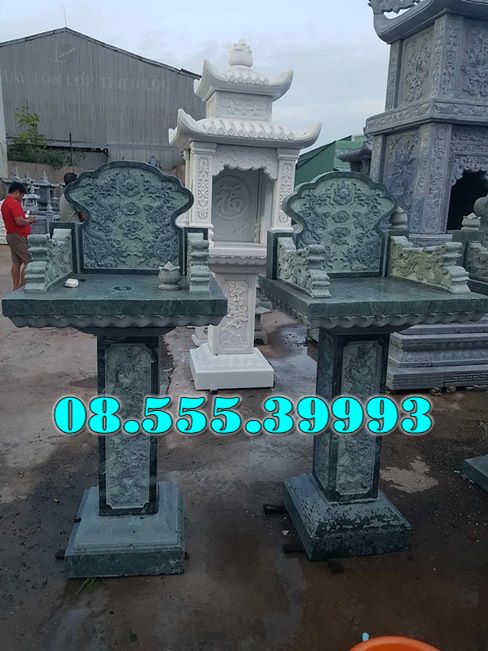 Bàn thờ đá ngoài trời