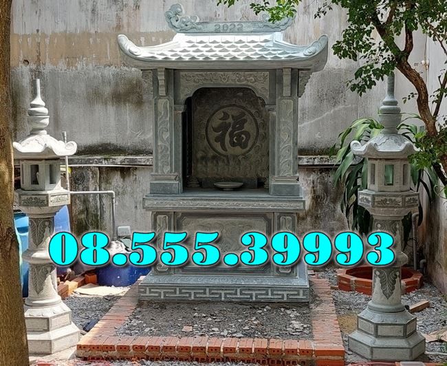 Bàn thờ đá ngoài trời
