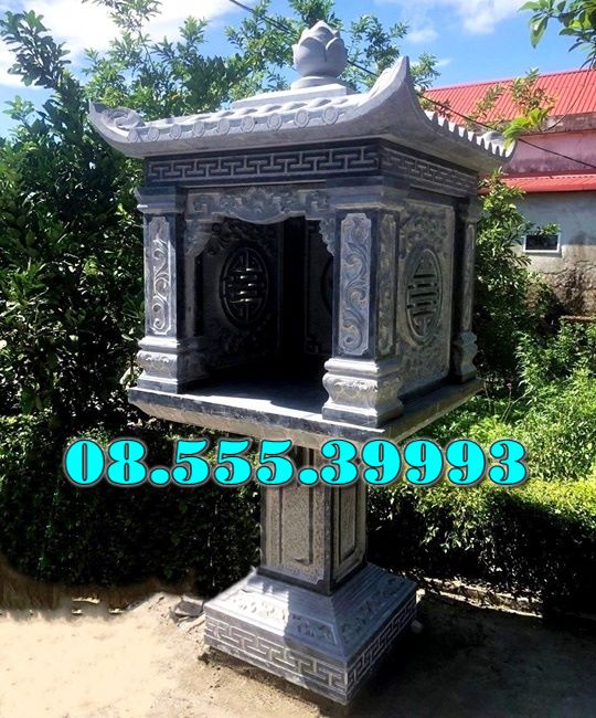 Bàn thờ đá ngoài trời