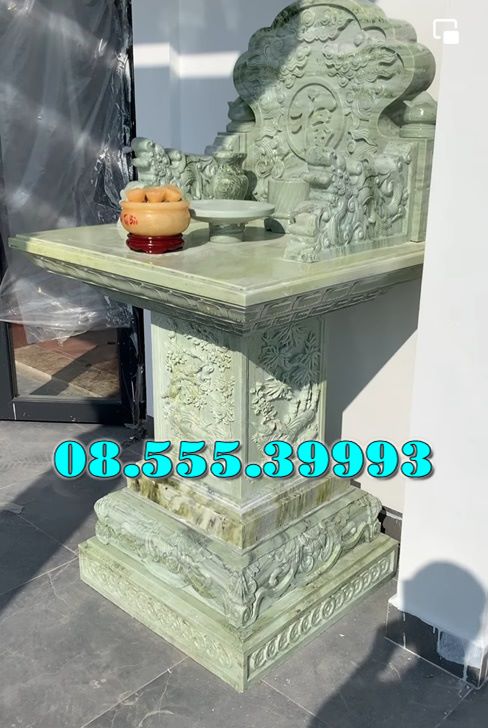 Bàn thờ đá ngoài trời Bàn thờ đá ngoài trời