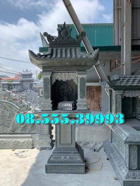 Bàn thờ đá ngoài trời