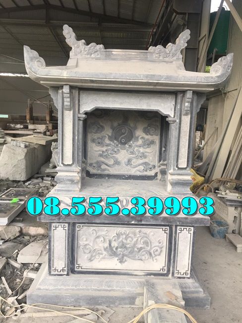 Bàn thờ đá ngoài trời