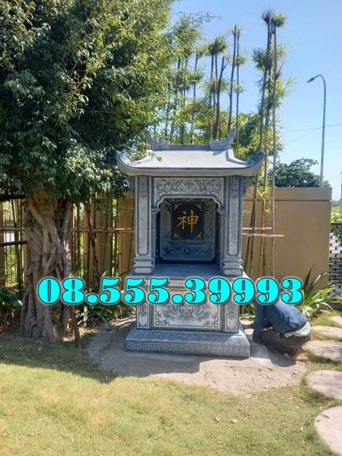 Bàn thờ đá ngoài trời