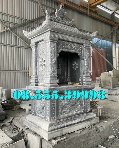 Bàn thờ đá ngoài trời