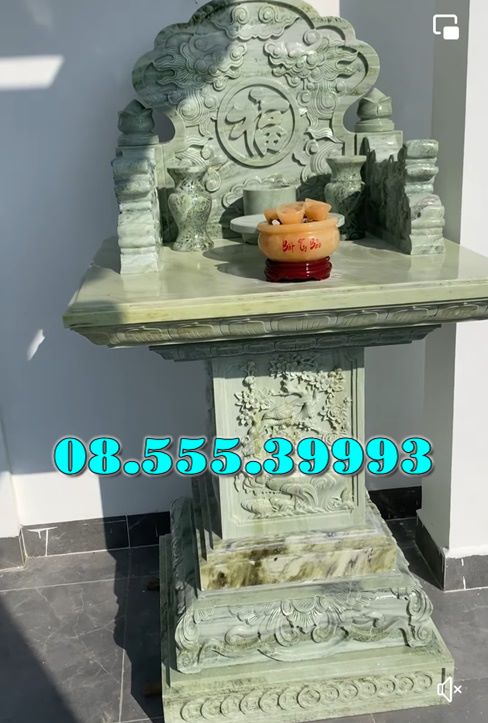 Bàn thờ đá ngoài trời