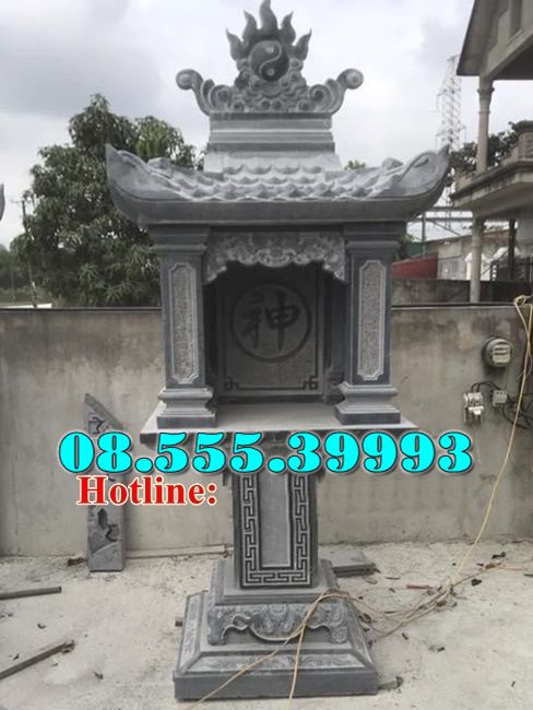 Bàn thờ đá ngoài trời
