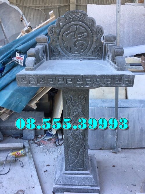 Bàn thờ đá ngoài trời Bàn thờ đá ngoài trời