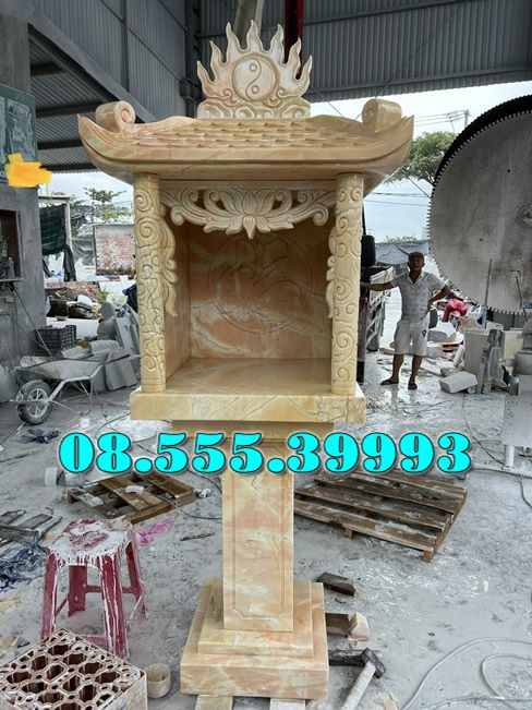 Bàn thờ đá ngoài trời Bàn thờ đá ngoài trời