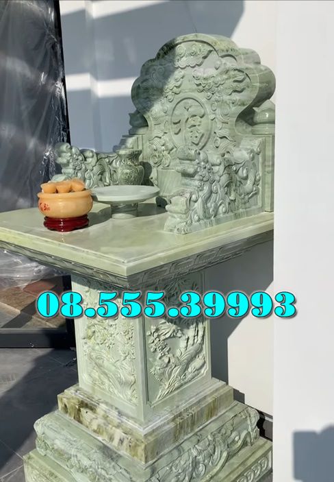 Bàn thờ đá ngoài trời Bàn thờ đá ngoài trời