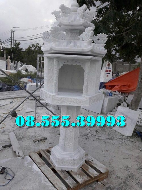 Bàn thờ đá ngoài trời