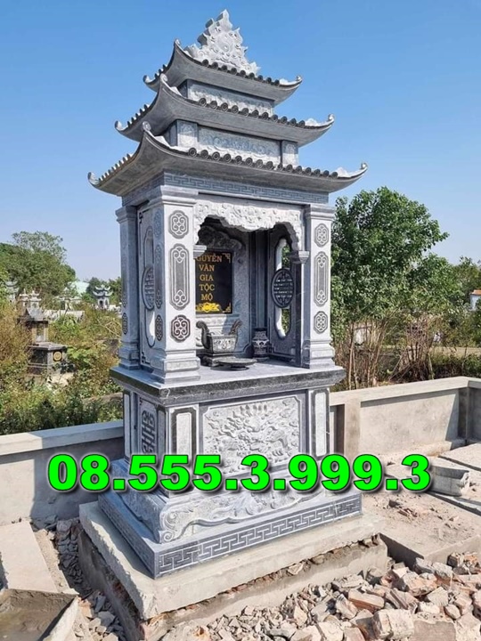 Bàn thờ bằng đá ngoài trời