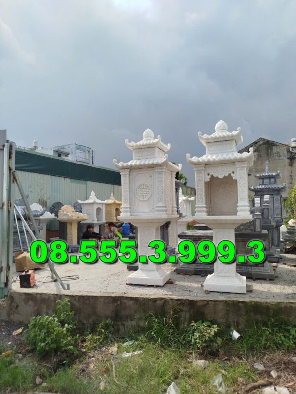 Bàn thờ bằng đá ngoài trời