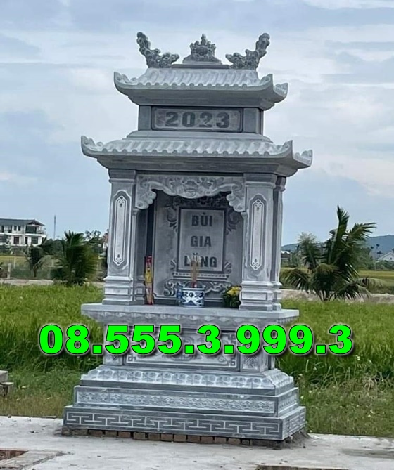 Bàn thờ bằng đá ngoài trời