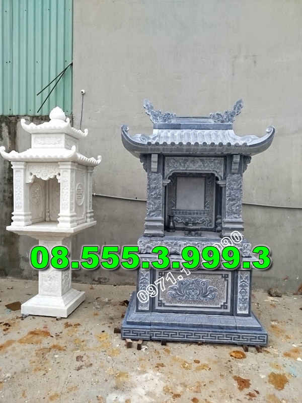 Bàn thờ bằng đá ngoài trời