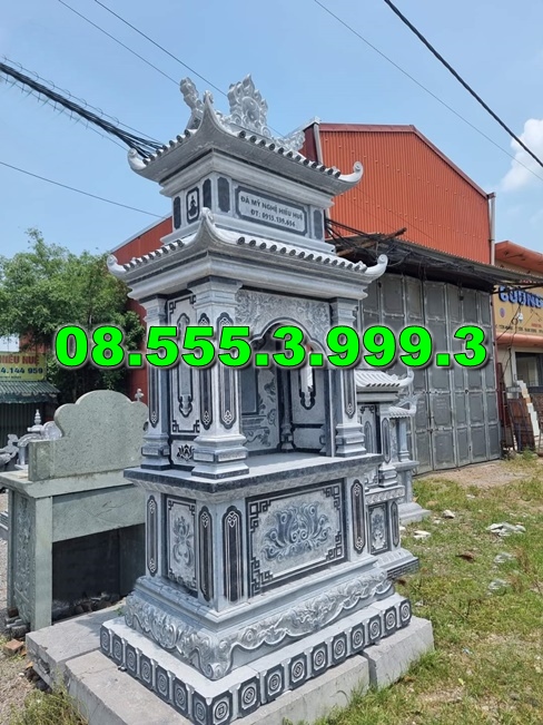 Bàn thờ bằng đá ngoài trời