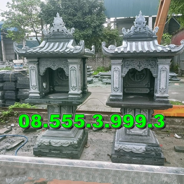 Bàn thờ bằng đá ngoài trời