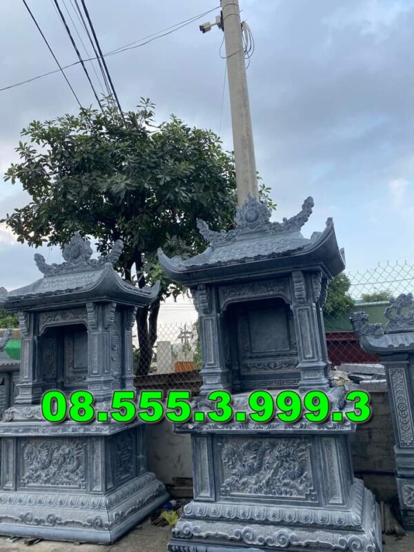 Bàn thờ bằng đá ngoài trời