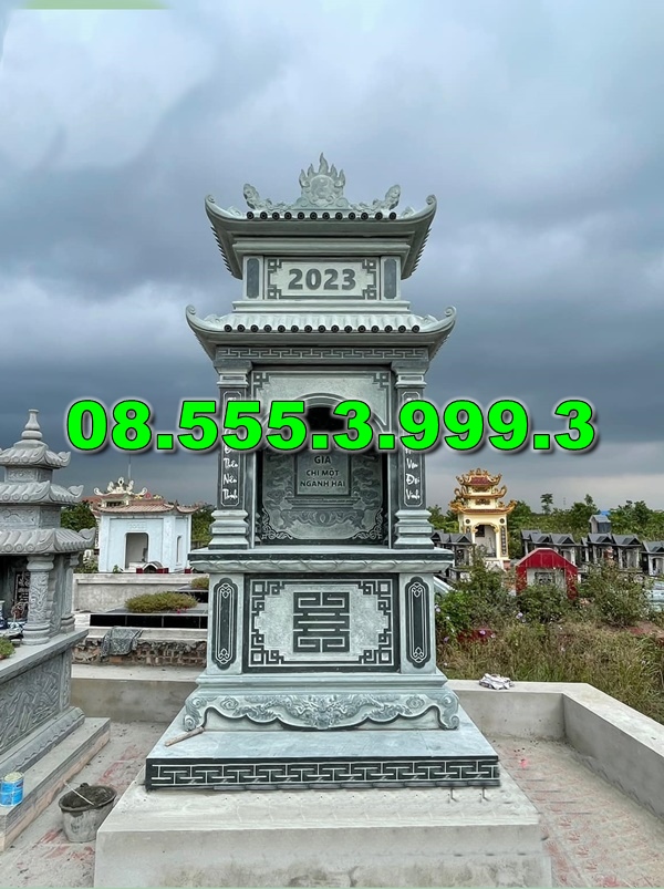 Bàn thờ bằng đá ngoài trời