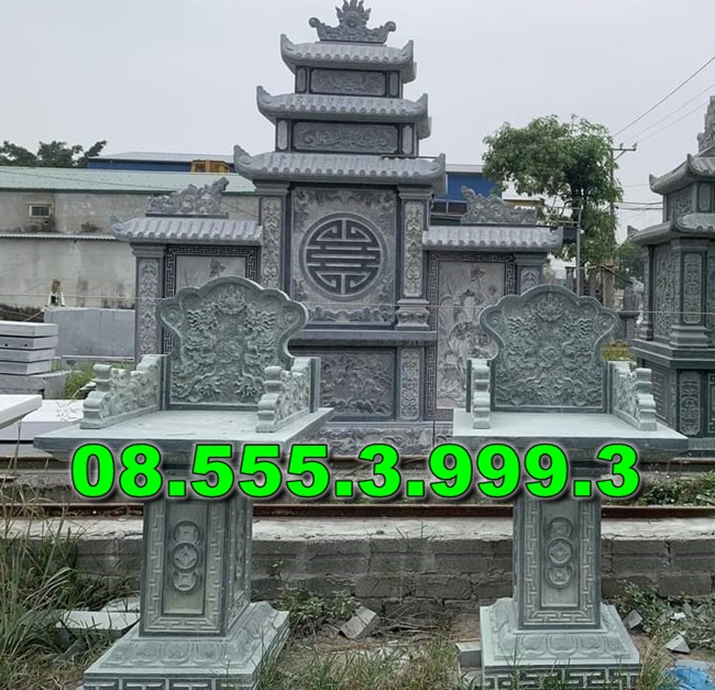 Bàn thờ bằng đá ngoài trời