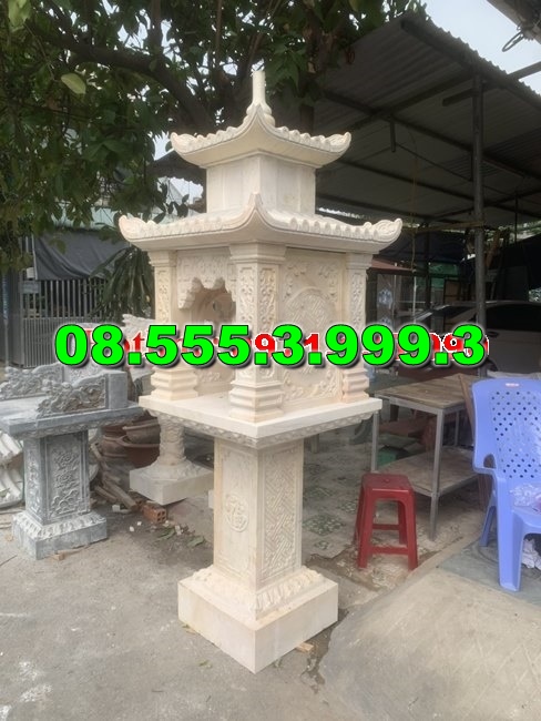 Bàn thờ bằng đá ngoài trời