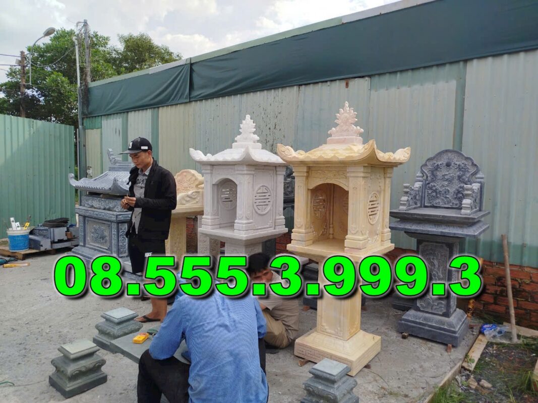 Bàn thờ bằng đá ngoài trời
