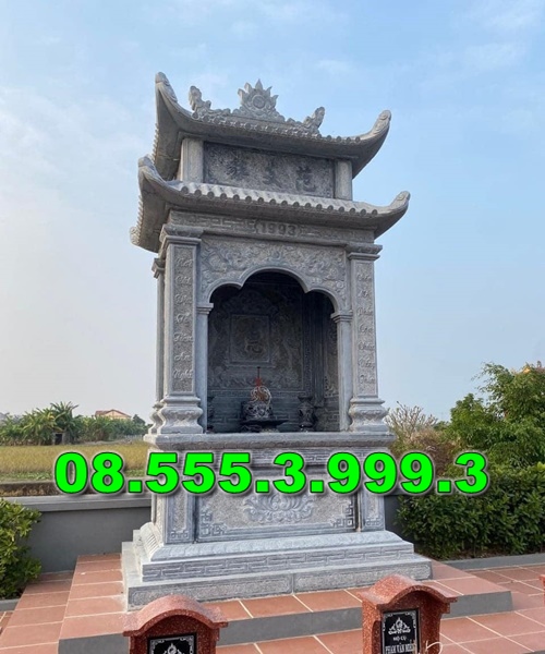 Bàn thờ bằng đá ngoài trời