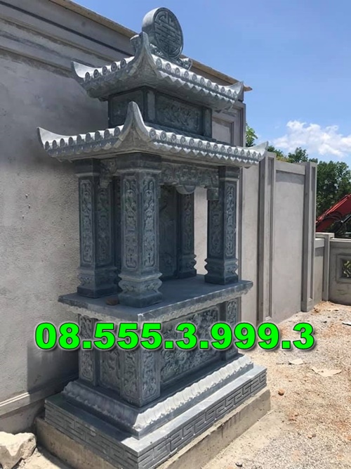 Bàn thờ bằng đá ngoài trời
