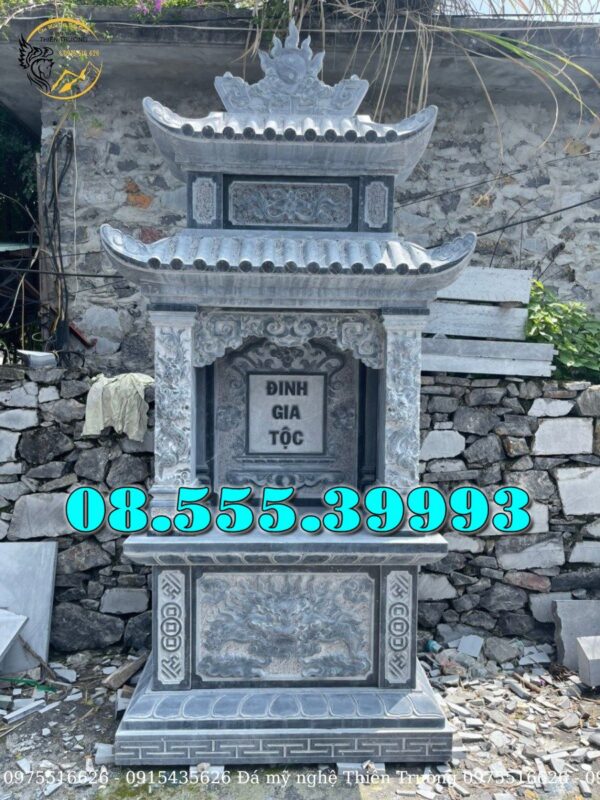 Bàn thờ đá ngoài trời