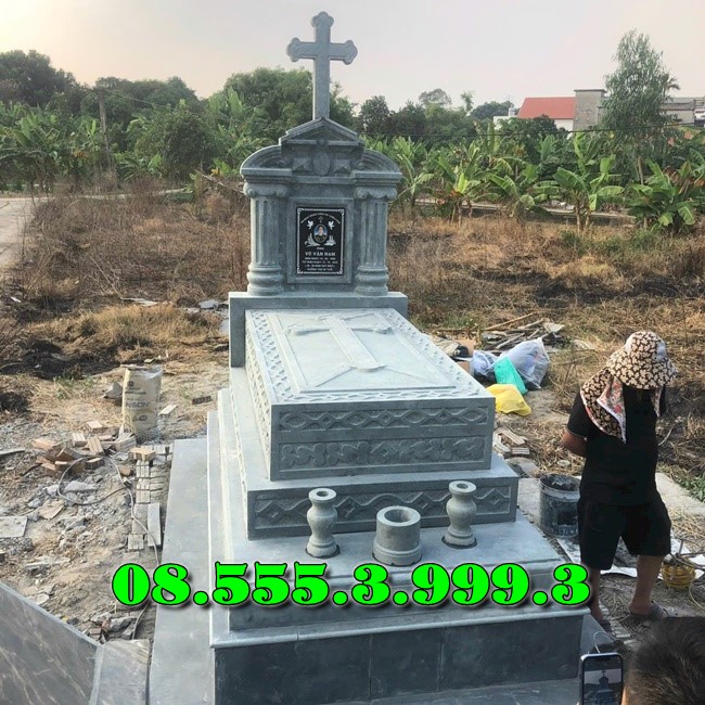MỘ ĐÁ CÔNG GIÁO GIA ĐÌNH ĐẸP TẠI TÂY NINH