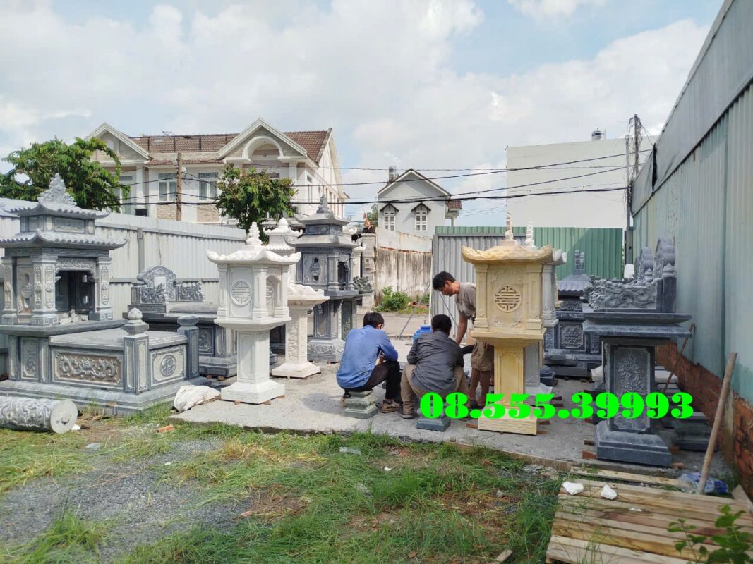 Bàn Thờ Thần Linh Bằng Đá Ngoài Trời Tại Tiền Giang