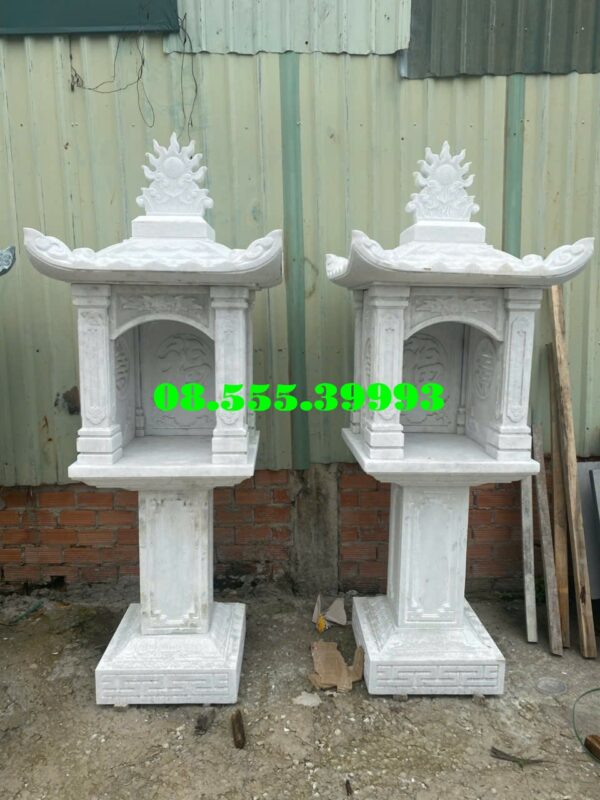 Bàn Thờ Thần Linh Bằng Đá Tại Bến Tre