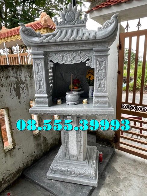 Bàn thờ đá ngoài trời