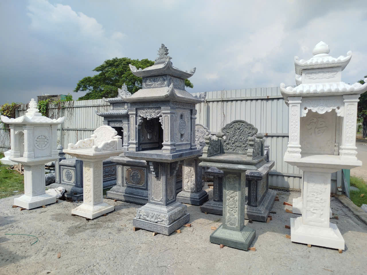 Bàn Thờ Thiên Đá Xám Tự Nhiên Mạnh Mẽ