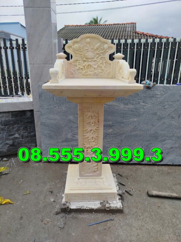 Bàn thờ bằng đá ngoài trời Bàn thờ bằng đá ngoài trời