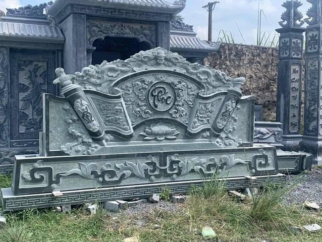 Cuốn Thư Bằng Đá Tự Nhiên Tại Long An