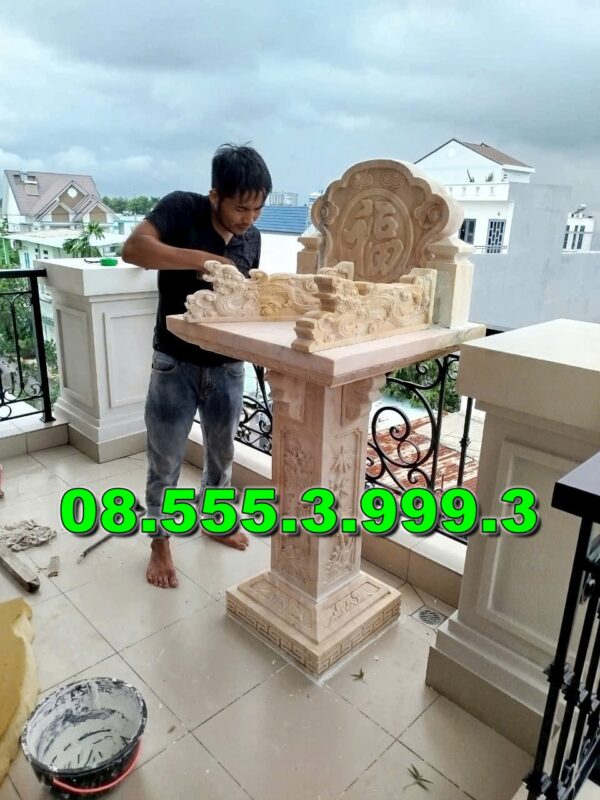 Bàn thờ bằng đá ngoài trời Bàn thờ bằng đá ngoài trời